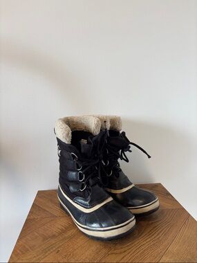 Sorel Black Winter Duck Boots with Shearling Lining Size 8